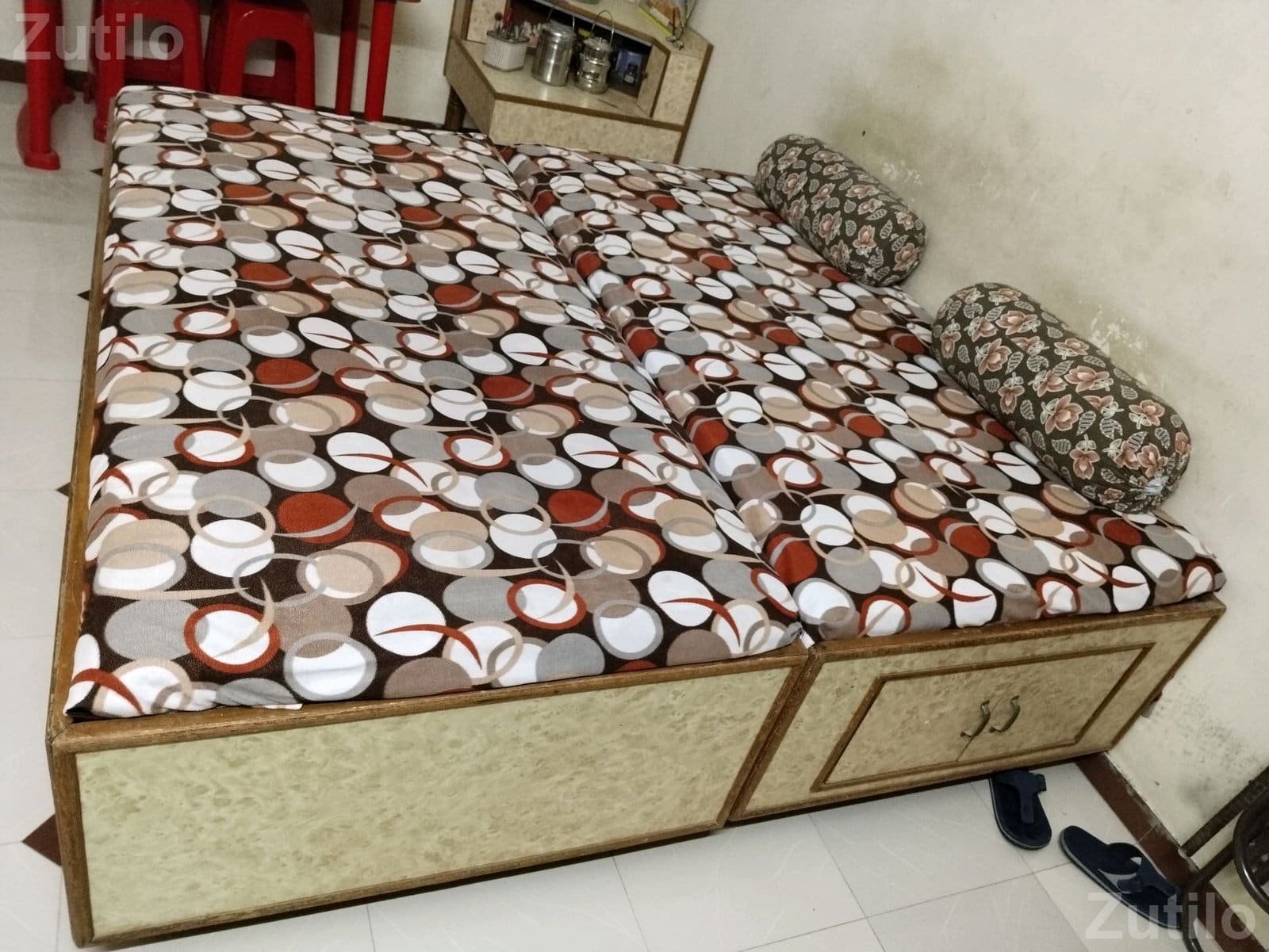 Single Box Storage Bed for Sale - Beds & Mattresses - Wadhwan - Image 3