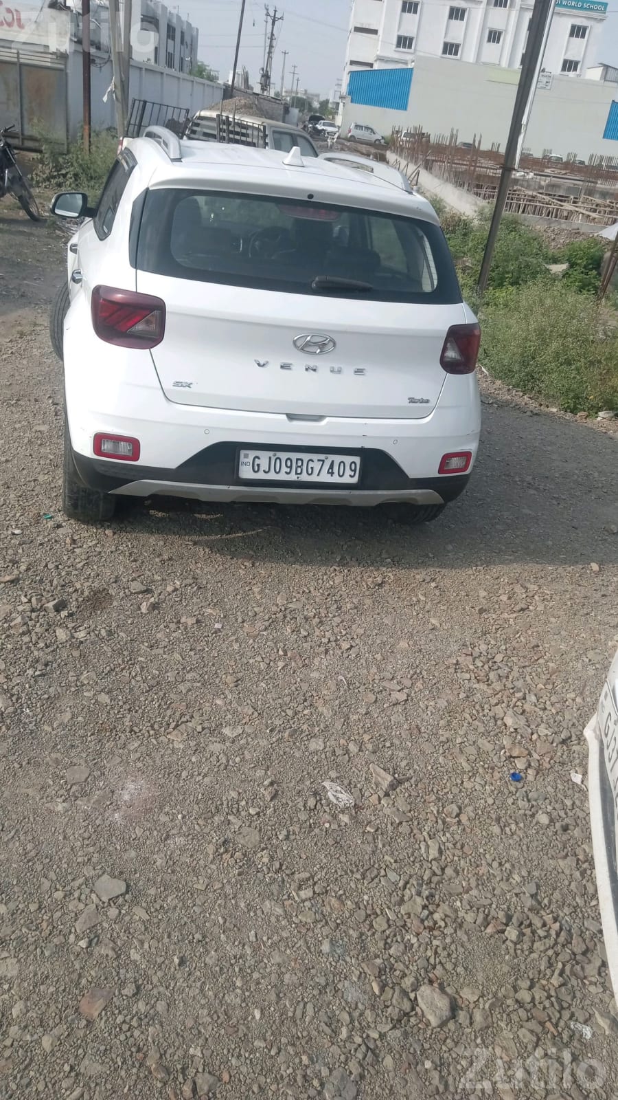Passenger Car for Sale in White - કાર - જામજોધપુર - Image 3