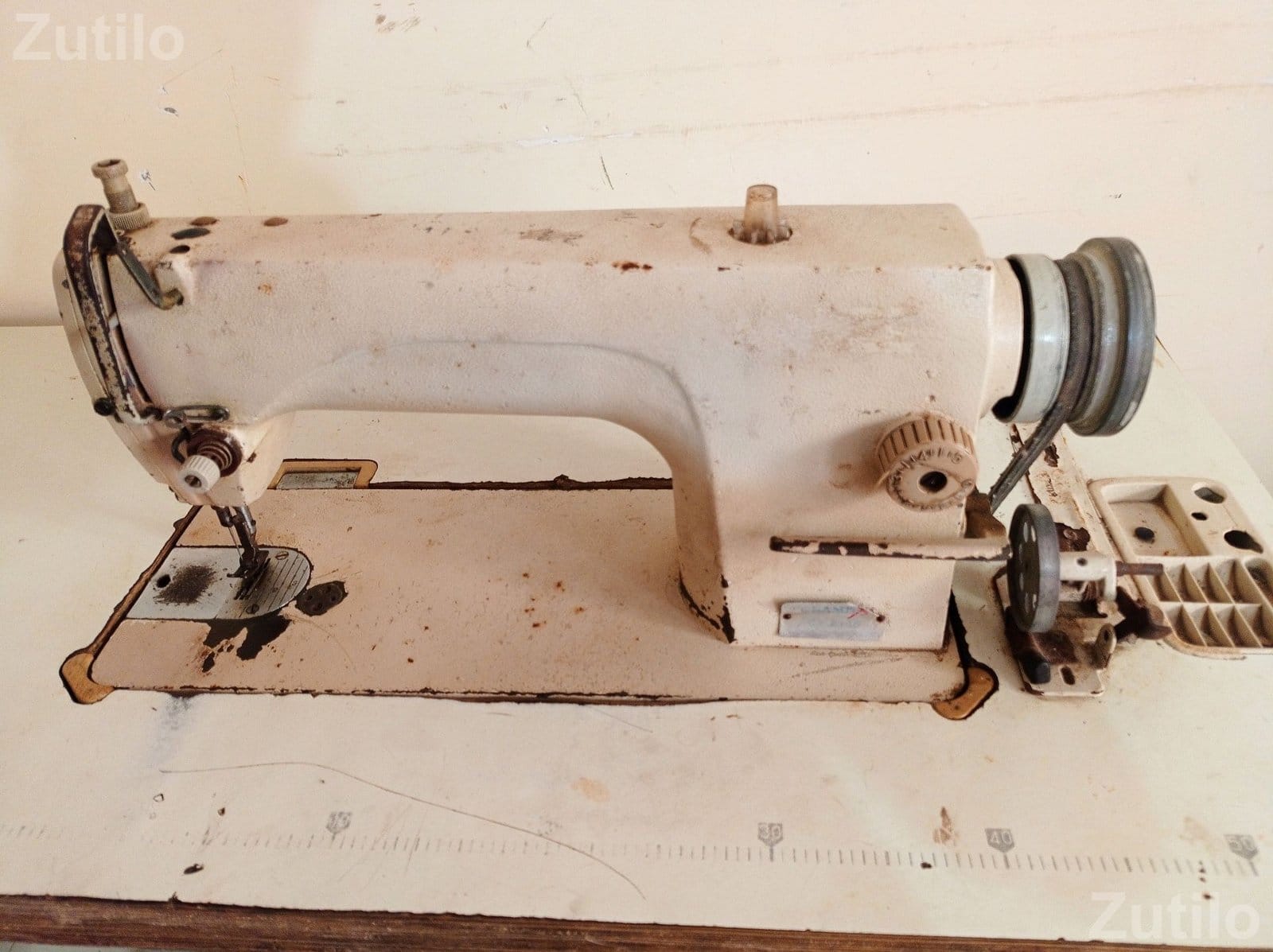 Heavy Industrial Sewing Machine with Motor Heavy Industrial Sewing Machine with Motor