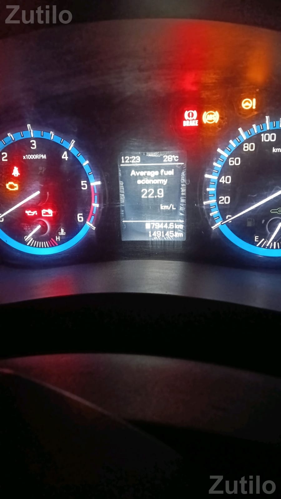 White Maruti Suzuki Ertiga Diesel Car - કાર - લોધીકા - Image 5