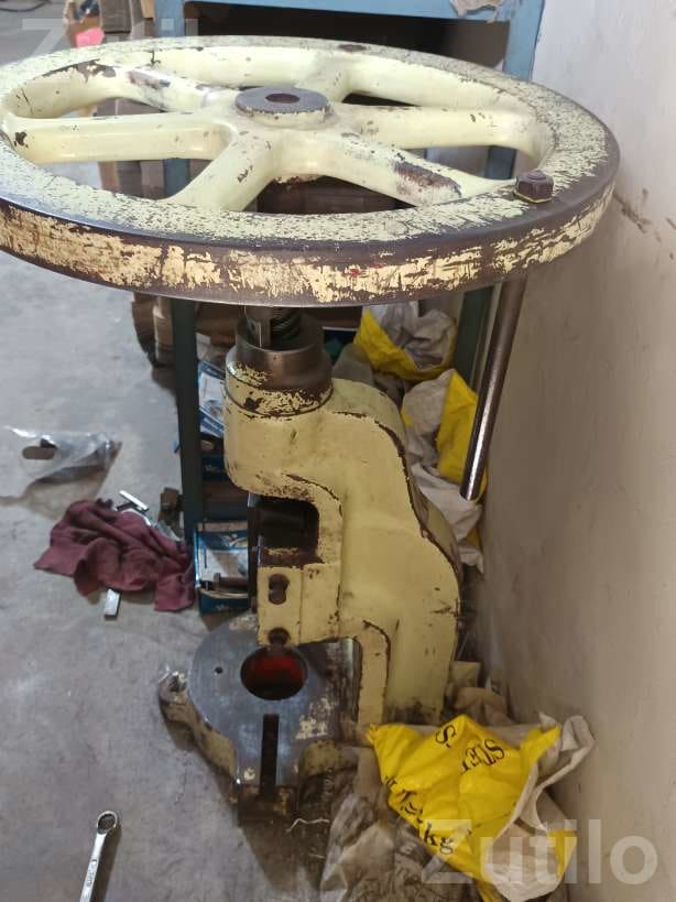 No. 4 Manual Industrial Press Machine - મશીનરી - રાજકોટ શહેર - Image 3