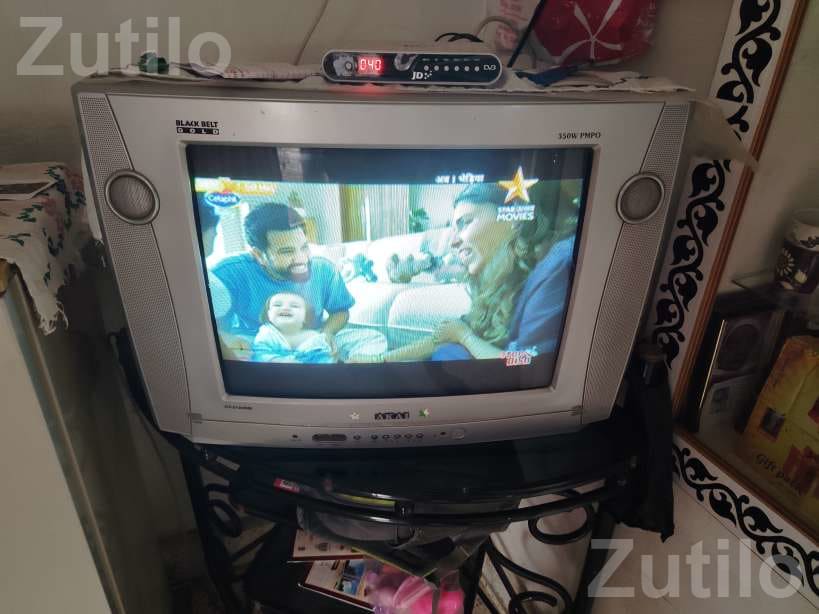 Akai 32 Inch TV with Setup Box