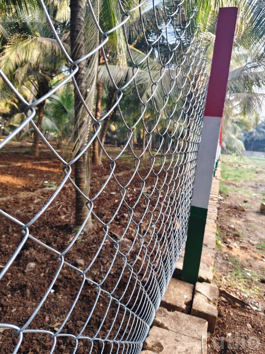 Fencing Mesh, Barbed Wire and Fence Poles - Tools & Hardware - Mangrol - Image 5