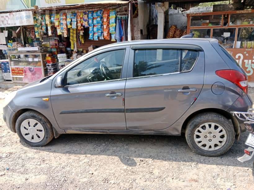 Hyundai i20 2010 Hatchback - કાર - વિરમગામ - Image 3