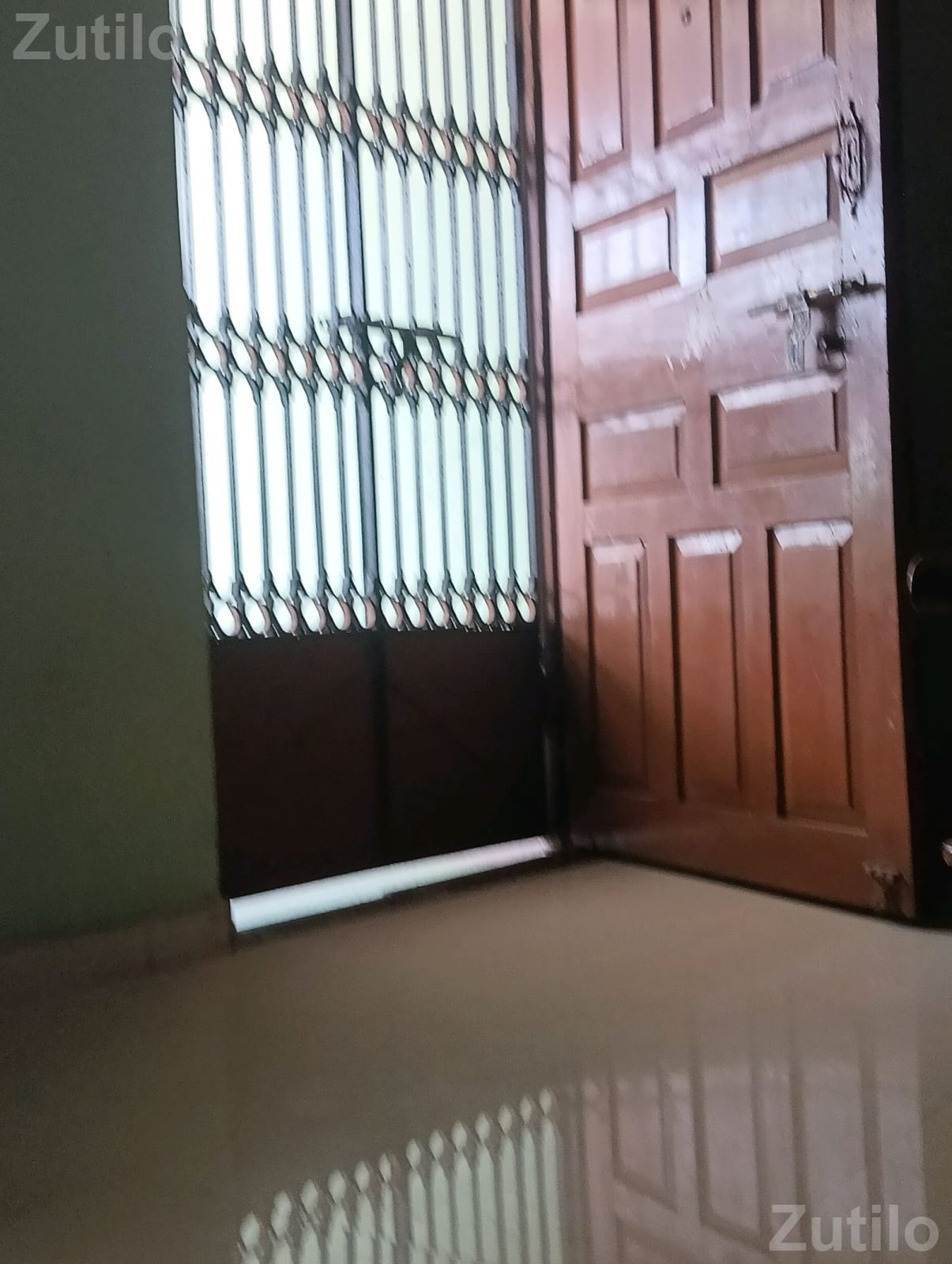 Corner House for Sale - ઘર વેચાણ માટે - સુરત શહેર - Image 1