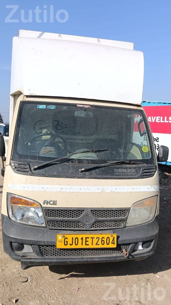 2017 Chhota Hathi Cargo Mini Truck - Trucks & Lorries - Viramgam - Image 5