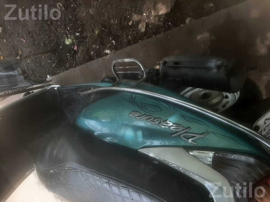 Hero Honda Pleasure 2011 Scooter