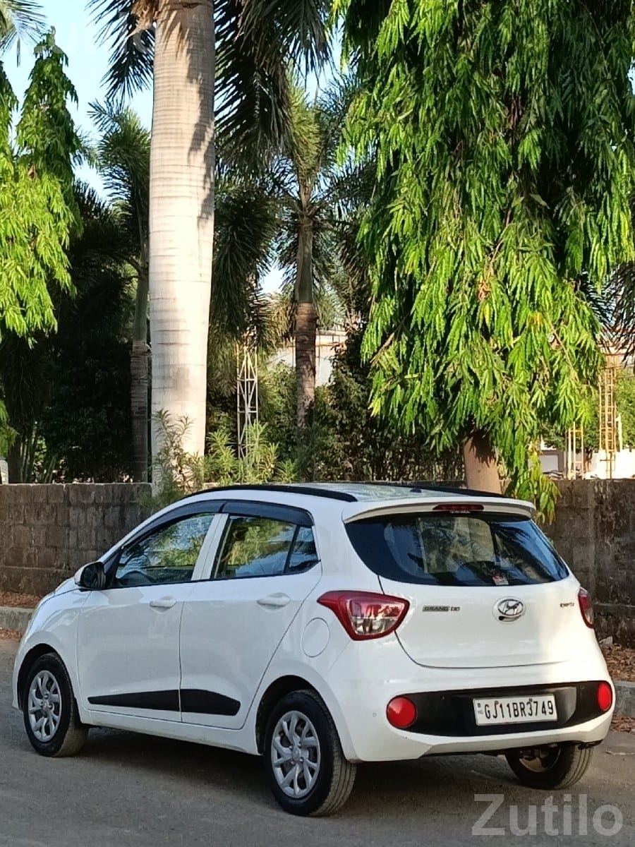 Hyundai Grand i10 Sportz Petrol 2019 - કાર - જુનાગઢ - Image 3
