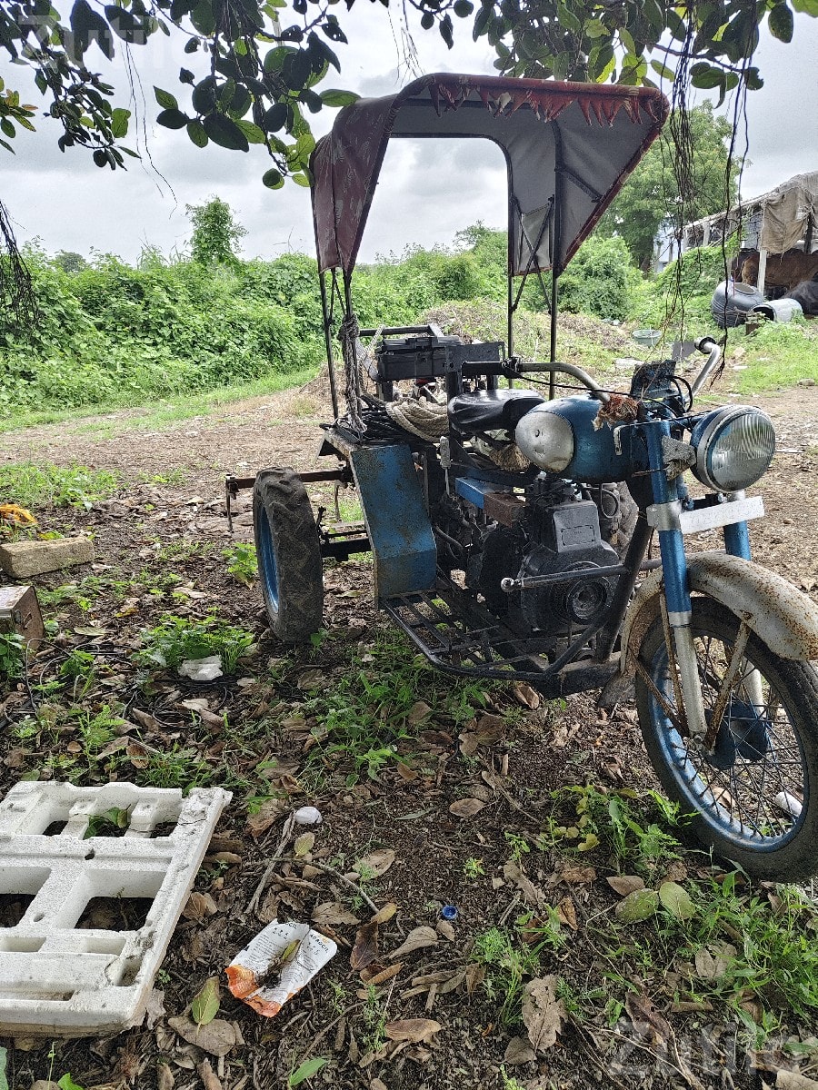 Three Wheeler Cargo Vehicle with Canopy