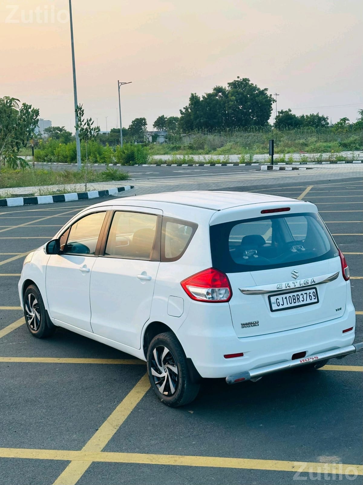 Maruti Suzuki Ertiga White MPV