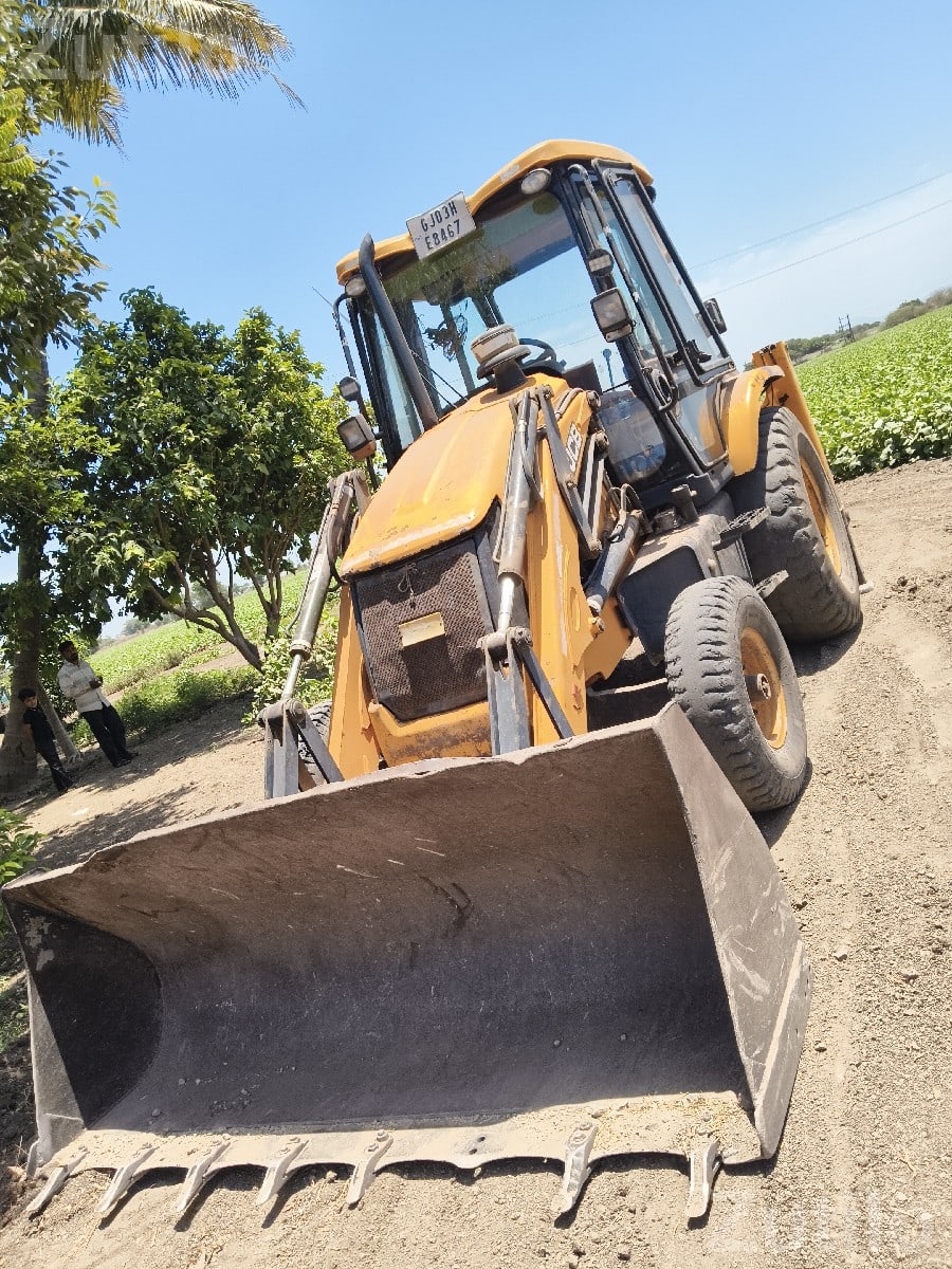 2017 JCB Backhoe Loader with Lifetime Tax - બાંધકામના વાહનો - કલ્યાણપુર - Image 3