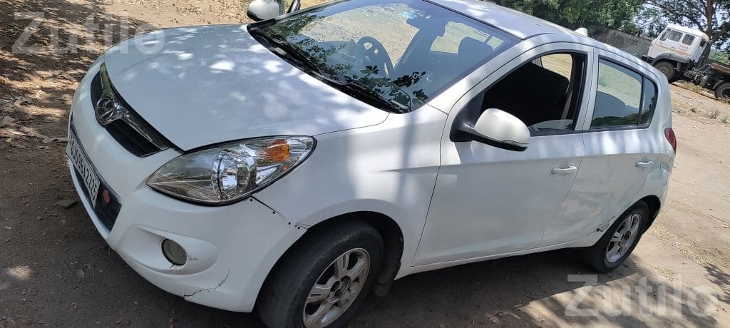 Hyundai i20 2011 Petrol CNG Top Model - કાર - જસદણ - Image 5