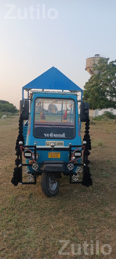 2011 Loading Auto Rickshaw with 7.5 Engine