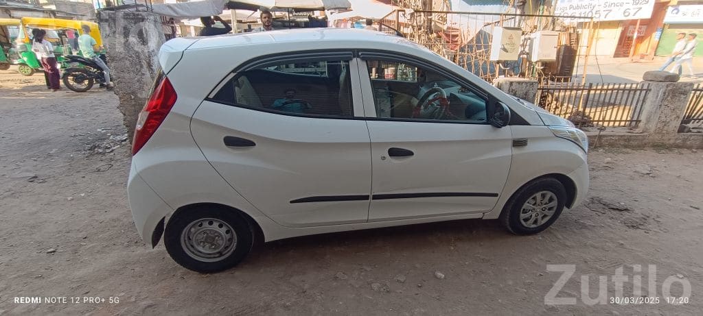 2017 Hyundai Eon Era Plus Petrol Car - કાર - વિરમગામ - Image 2