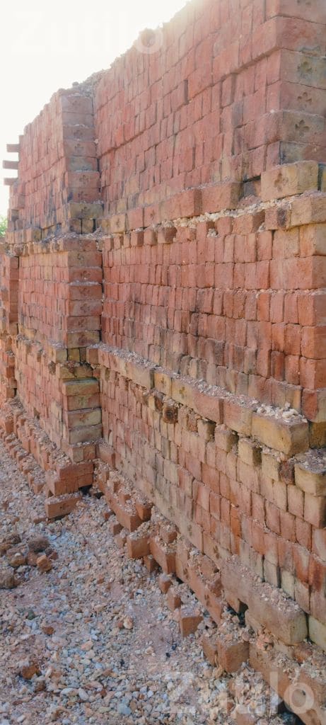 Construction Bricks for Building Use - Tools & Hardware - Dholka - Image 2