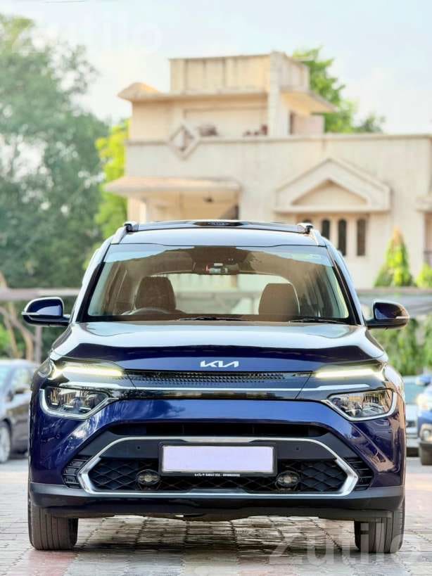 Kia Carens 1.5 6AT Luxury Plus 2022 Diesel - કાર - સુરત શહેર - Image 3
