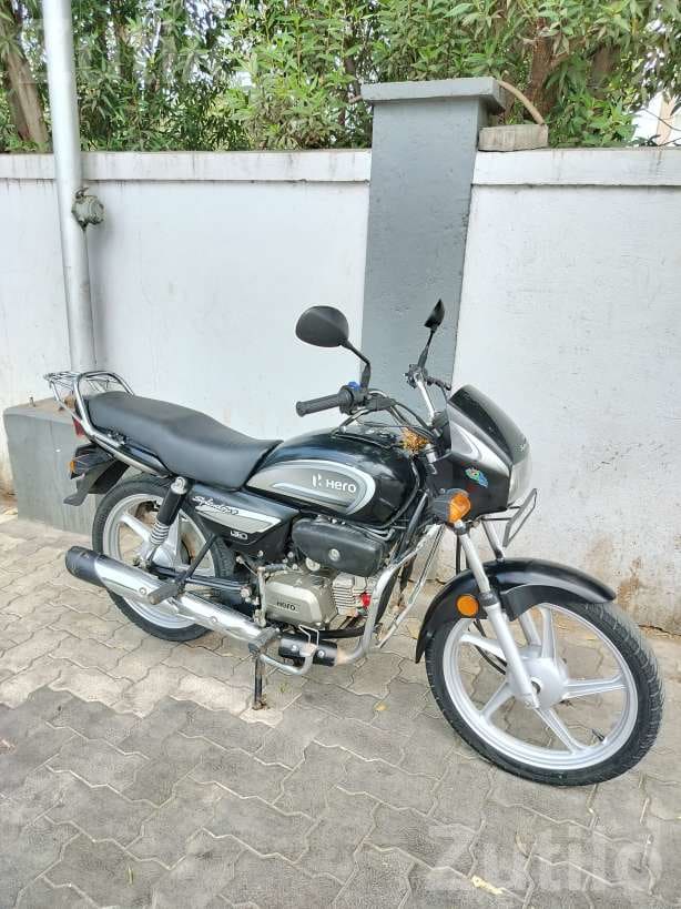 Hero Splendor Plus 2023 Single Owner Bike - Bikes - Surat City - Image 4