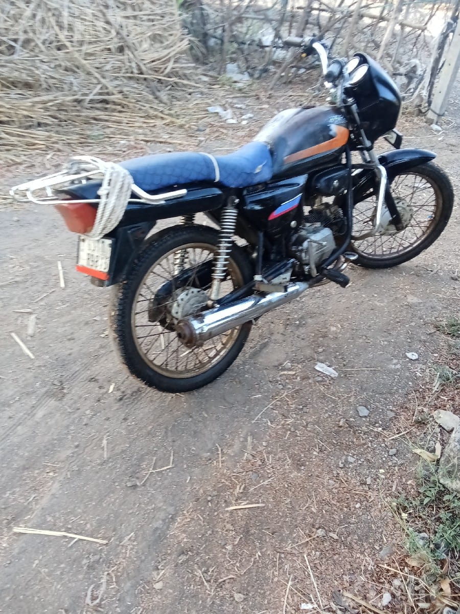 Hero Honda Splendor Plus Bike for Sale - Bikes - Dhoraji - Image 2