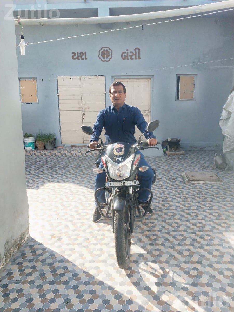 House for Sale with 3 Rooms and 2 Godowns House for Sale with 3 Rooms and 2 Godowns