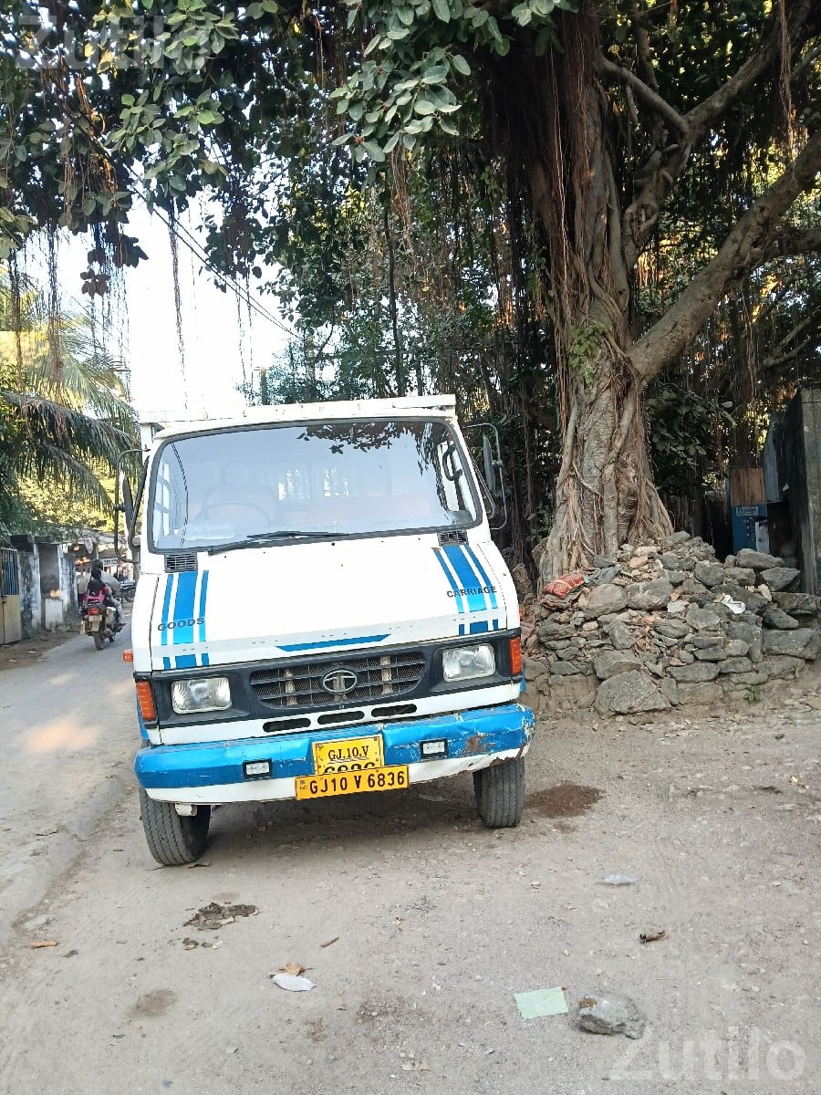 Tata 407 Goods Carrier 2004 Model