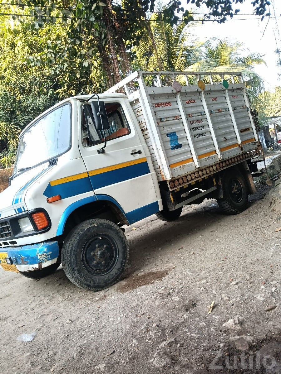 Tata 407 Goods Carrier 2004 Model - Trucks & Lorries - Mangrol - Image 2