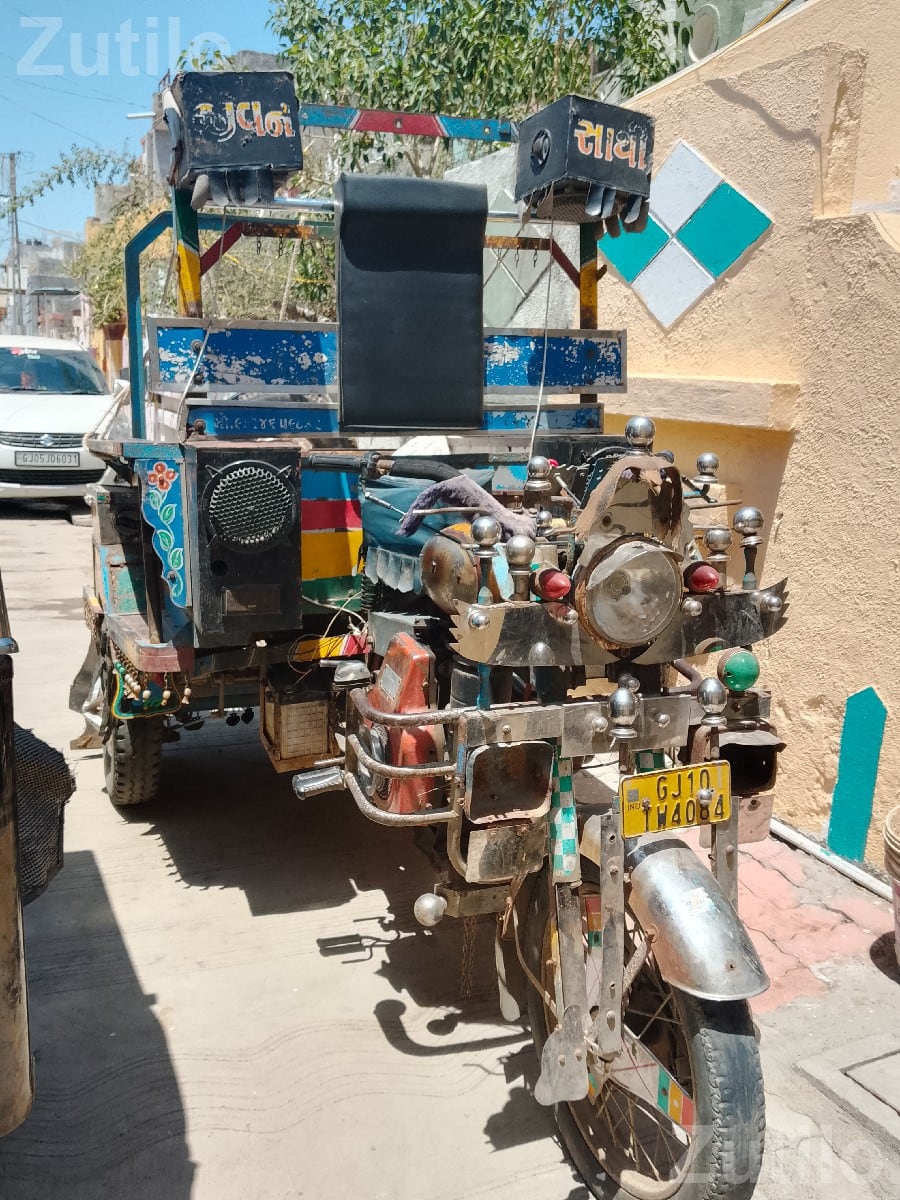 Decorated Passenger Auto Rickshaw for Sale