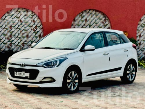 Hyundai i20 Elite Asta O Diesel 2017 - કાર - સુરત શહેર - Image 2