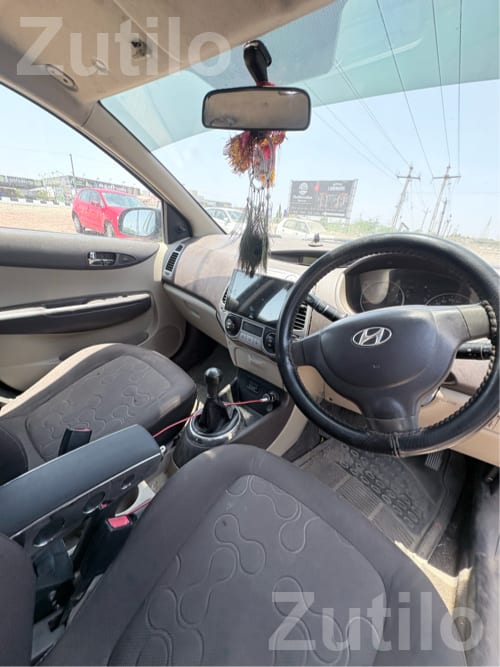 Hyundai i20 2011 Petrol CNG Car - કાર - કલ્યાણપુર - Image 3