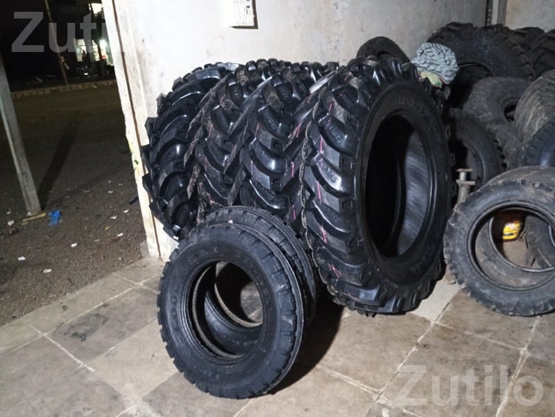 Remoulded Tyres for Tractor JCB Truck and Loader Remoulded Tyres for Tractor JCB Truck and Loader