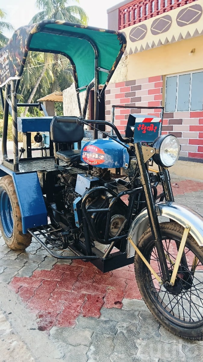 Sanedo Cargo Three Wheeler with 10.5 HP Engine