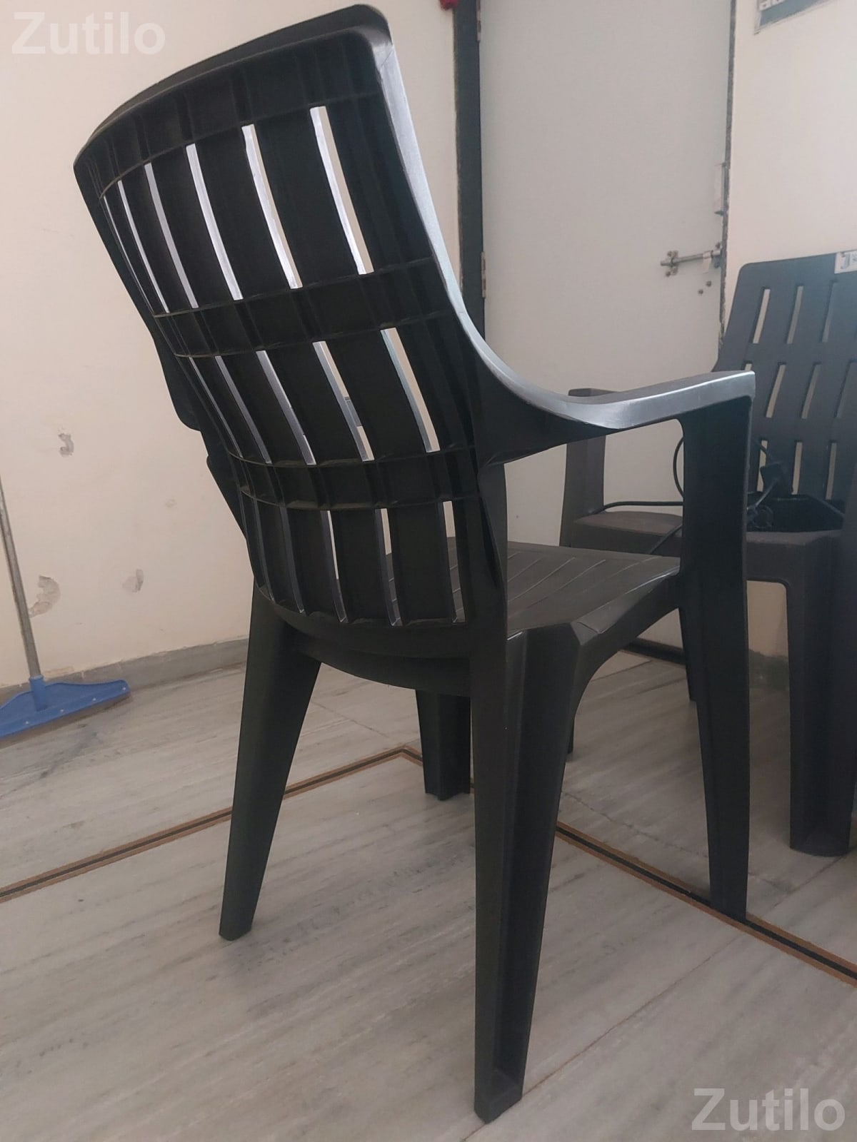 Black Plastic Chair with Armrest Black Plastic Chair with Armrest