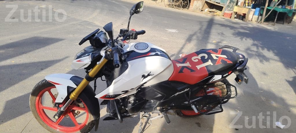 TVS Apache RTR 160 4V Bike TVS Apache RTR 160 4V Bike