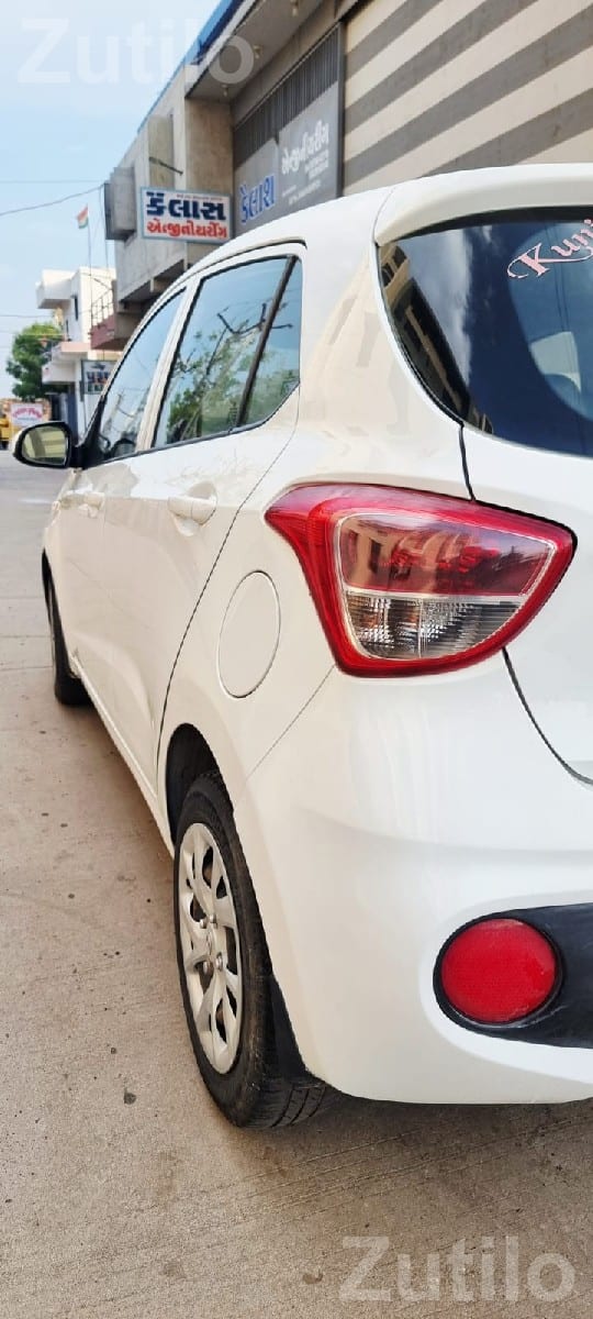 Hyundai i10 2019 Car with AC and Power Windows Hyundai i10 2019 Car with AC and Power Windows