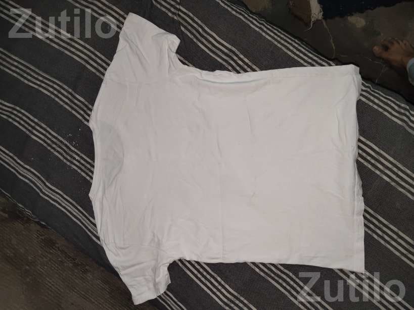 Men's White T Shirt L Size - Men's Wear - Ahmedabad City - Image 4