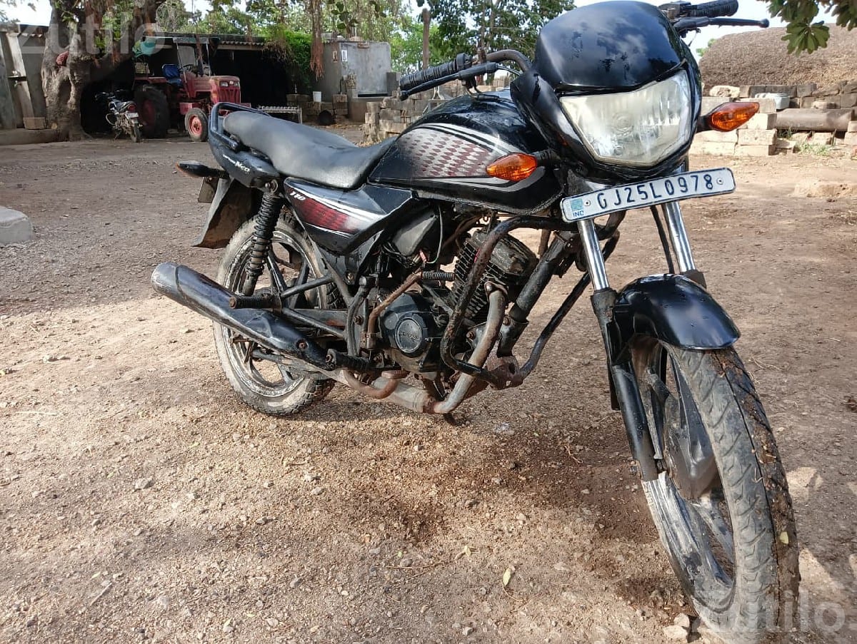 2014 Hero HF Deluxe Motorcycle