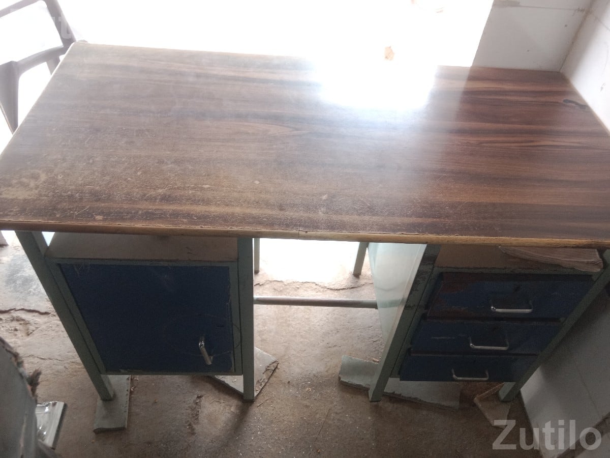 Office Table and Rajwadi Chair for Sale - Office Furniture - Upleta - Image 3