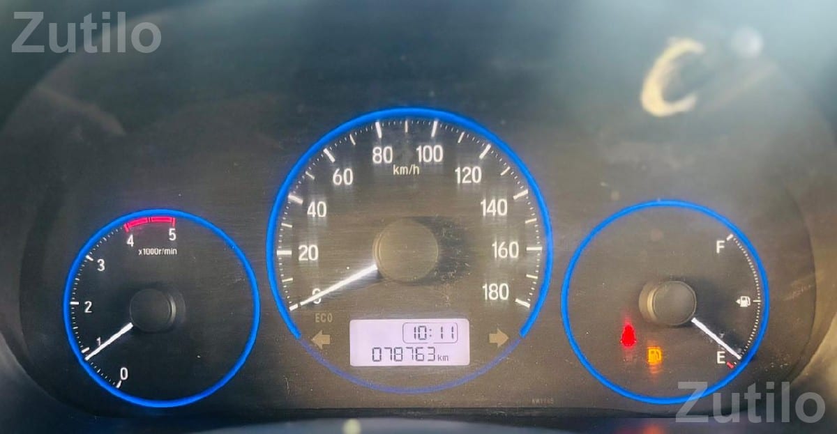 2015 Maruti Suzuki Swift VXI Petrol - Cars - Rajkot City - Image 3