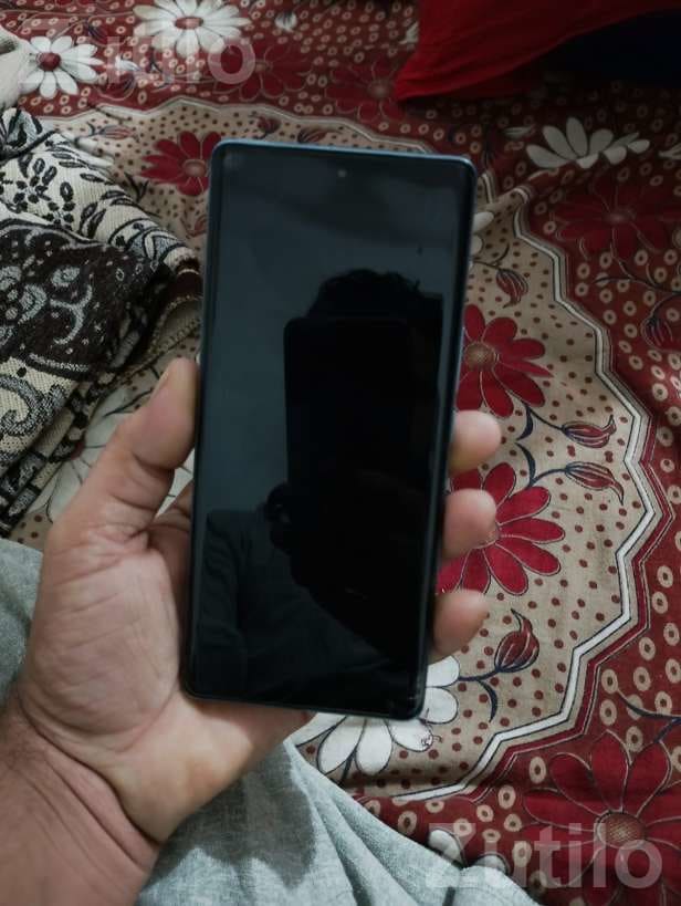 Vivo V30e Smartphone Vivo V30e Smartphone