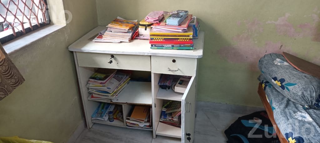 Computer Table with Storage Shelves - ઓફિસ ફર્નિચર - અમદાવાદ શહેર - Image 2