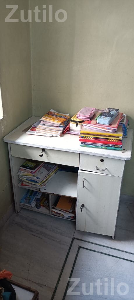 Computer Table with Storage Shelves - ઓફિસ ફર્નિચર - અમદાવાદ શહેર - Image 3