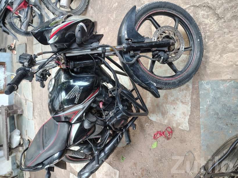 Honda Shine 2012 Bike 30000 km - Bikes - Surat City - Image 4