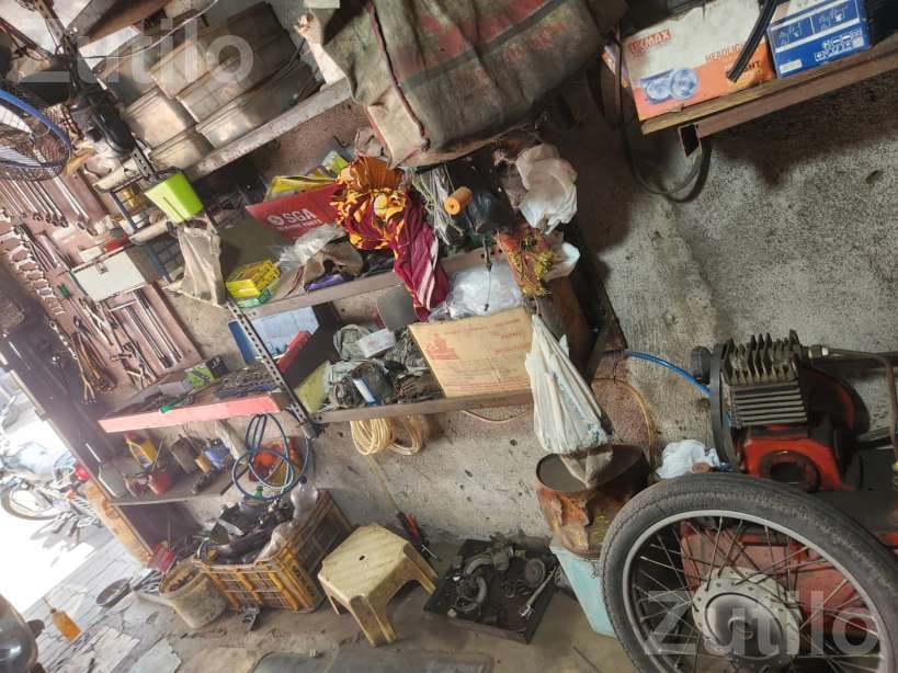 Auto Garage Shop for Sale with Running Setup - દુકાનો - સુરત શહેર - Image 3