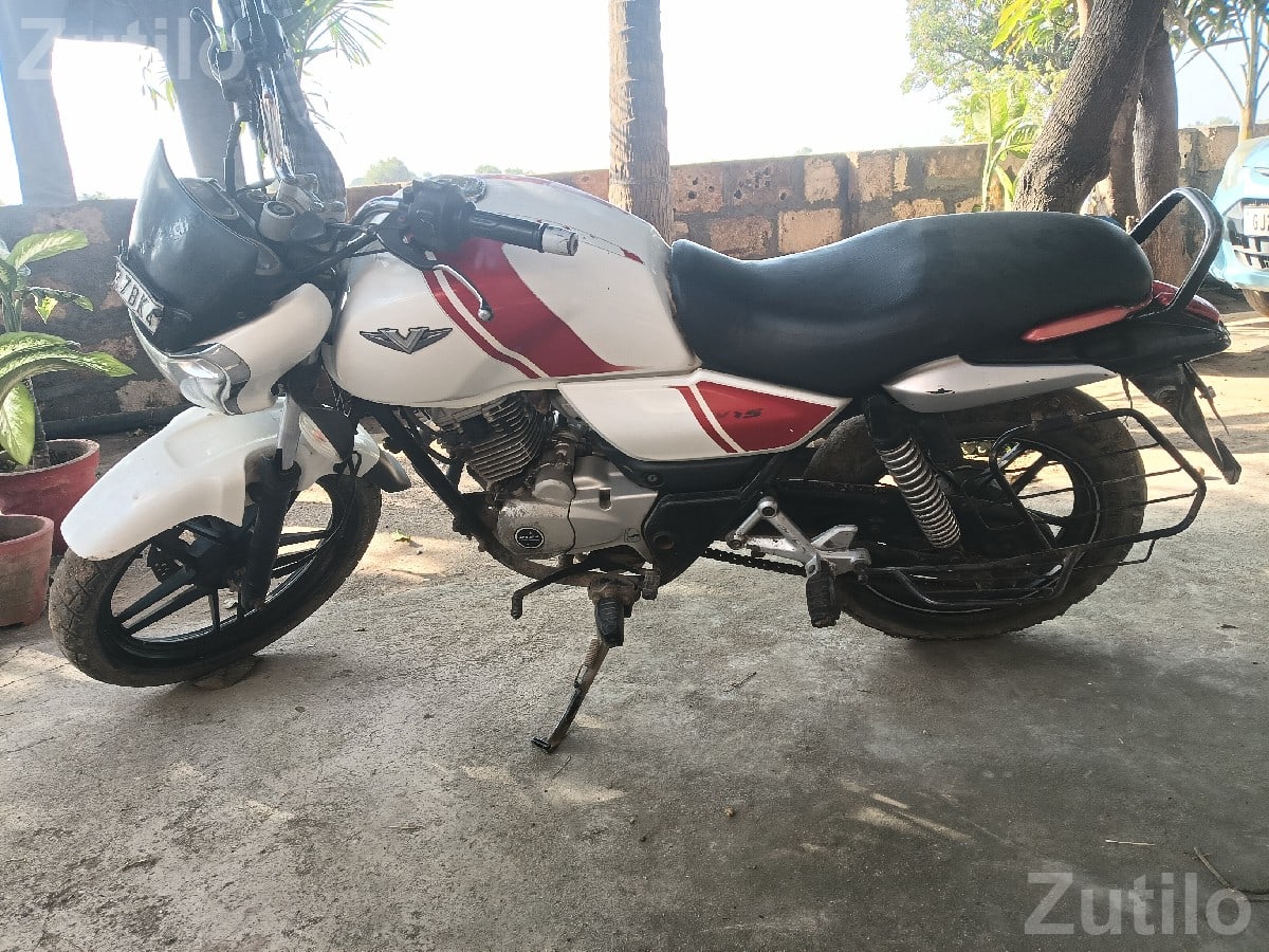 Used Commuter Motorcycle White and Red - બાઇક્સ - પોરબંદર - Image 3