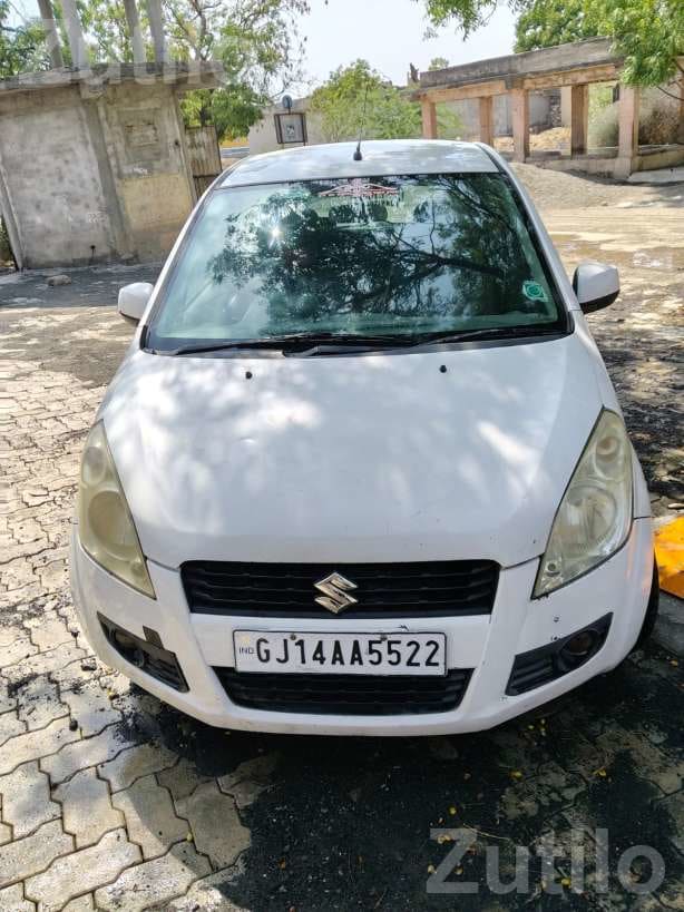 2013 Diesel Hatchback Car White - કાર - કુંકવાવ - Image 3