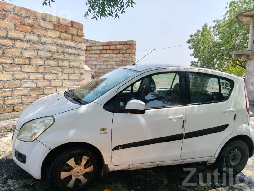 2013 Diesel Hatchback Car White - કાર - કુંકવાવ - Image 4