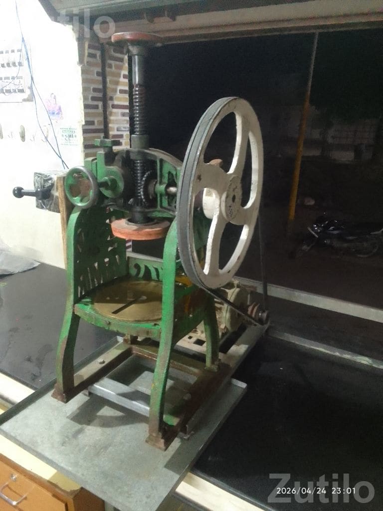 Gola Making Machine in Working Condition - મશીનરી - બાગસરા - Image 2