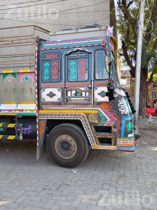 Ashok Leyland 2015 Goods Truck - Trucks & Lorries - Dhari - Image 4