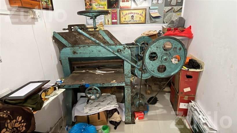 32 Size Bill Book Press Cutting Machine - પેકેજિંગ અને પ્રિન્ટિંગ મશીનો - જફરાબાદ - Image 3