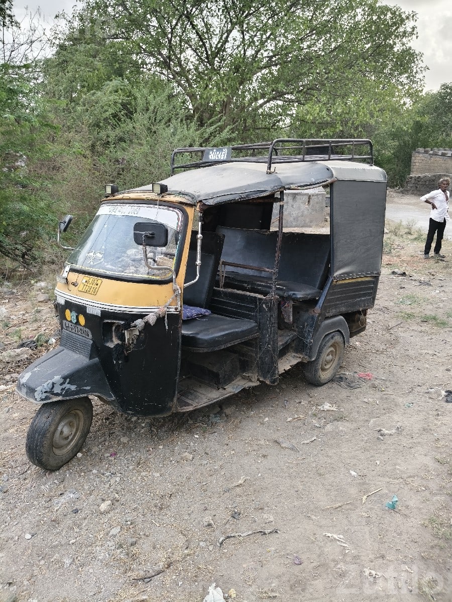Piaggio Auto Rickshaw 2009 Model Piaggio Auto Rickshaw 2009 Model