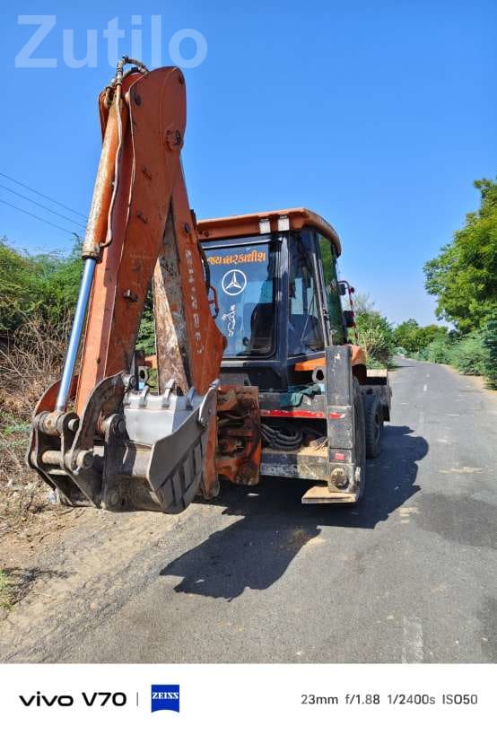JCB Hitachi 2023 Excavator Machine JCB Hitachi 2023 Excavator Machine